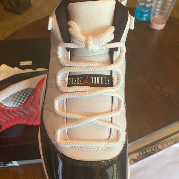Air Jordan XI low size 12 - Picture 6 of 13